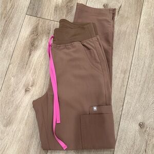 Figs Brown Scrub Set